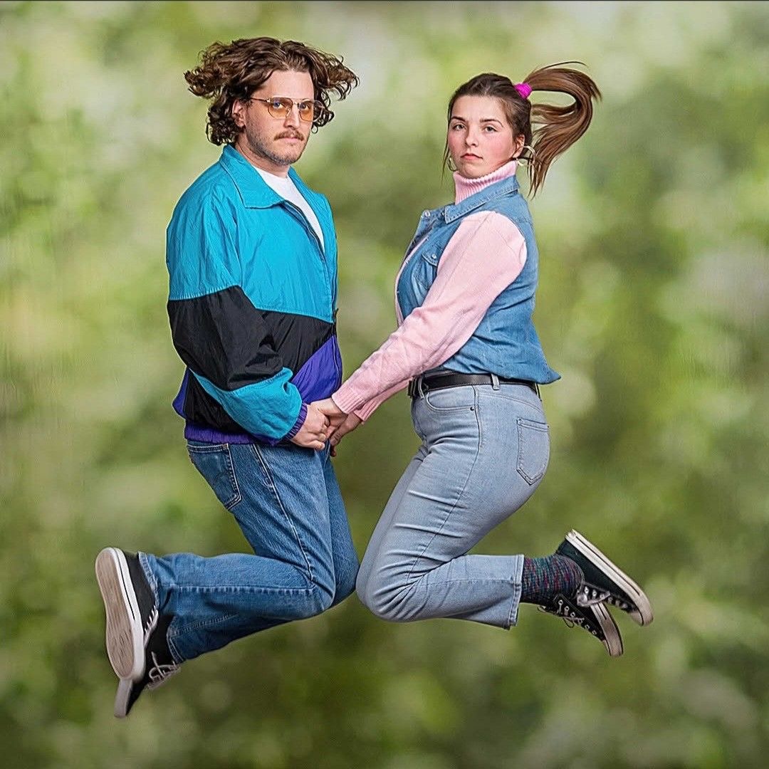 Awkward family pose example